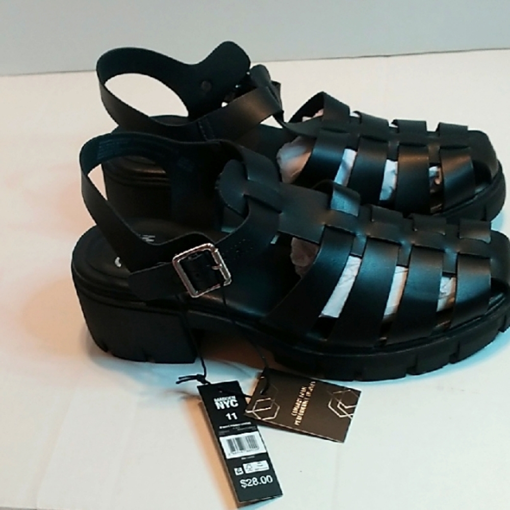 Madden NYC Black Women's Fisherman Sandals with Buckle Strap